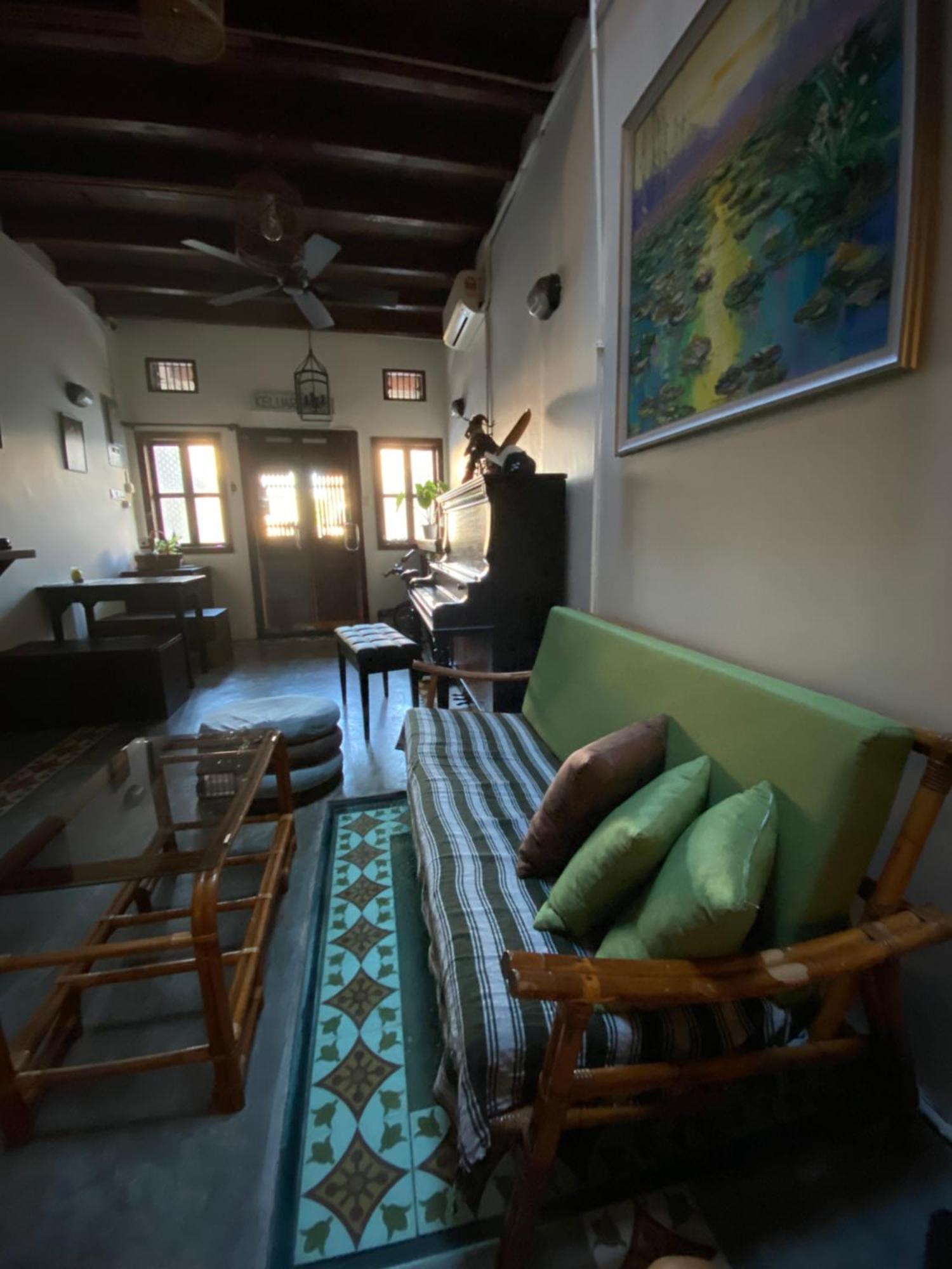 Homs Female Hostel George Town Eksteriør bilde